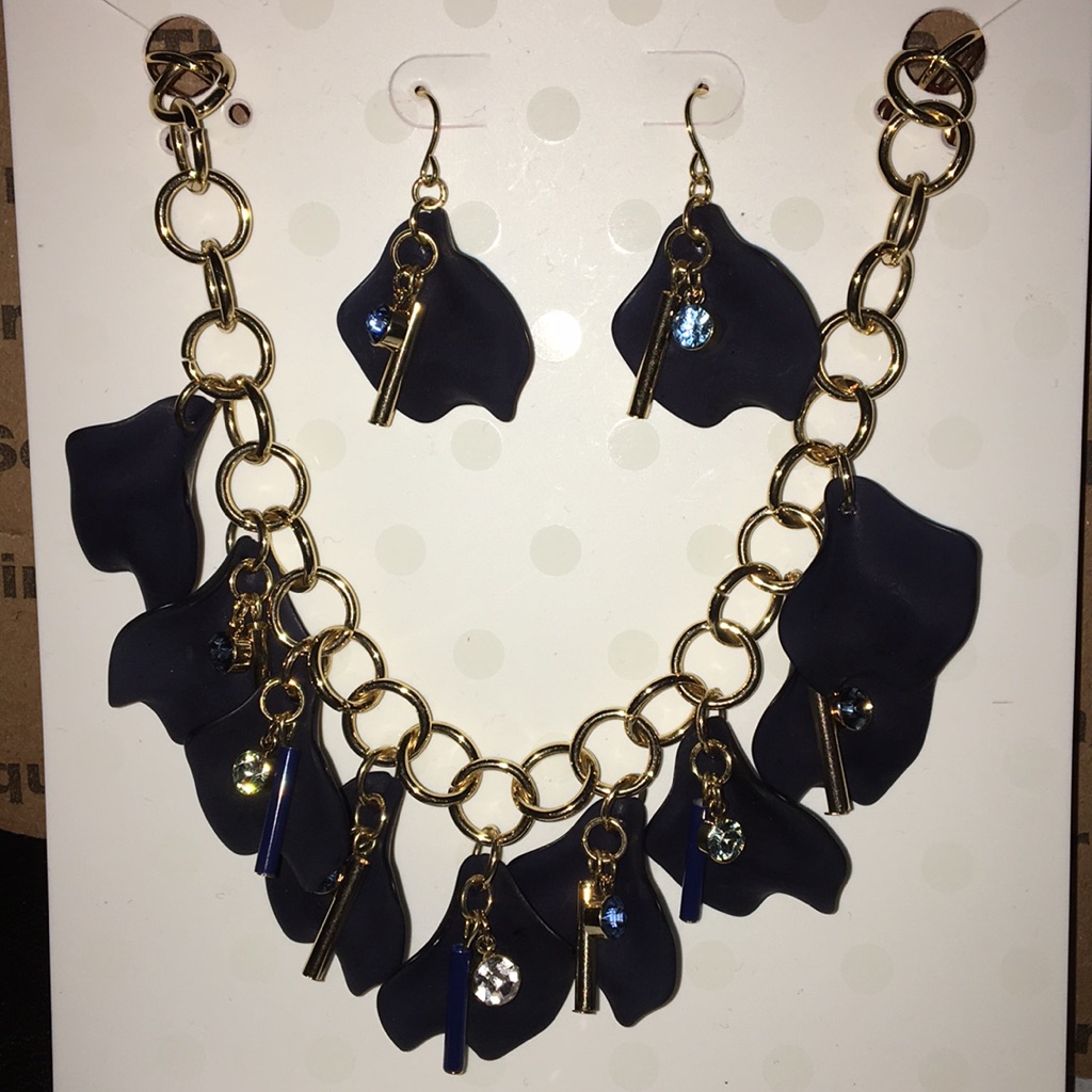 Fab New Isaac Mizrahi Necklace Set W Earrings 24$